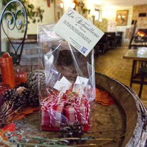 "Porte Nom" avec pince Lot de 4 Cadeaux rouges